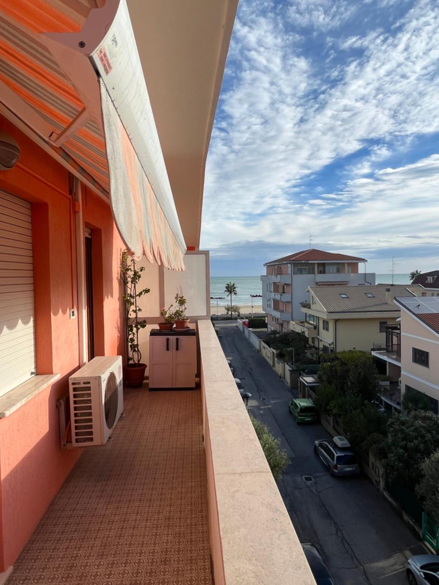 Ferienwohnung Teresa Al Mare Montesilvano Marina Exterior foto